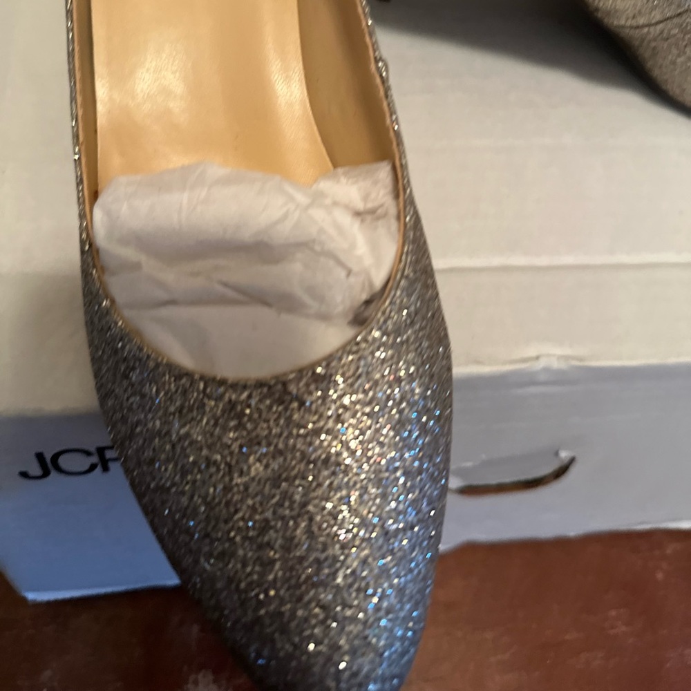 🎓NWT Liz Claiborne Women's Sparkling Silver Heeled Boots - Picture 8 of 11